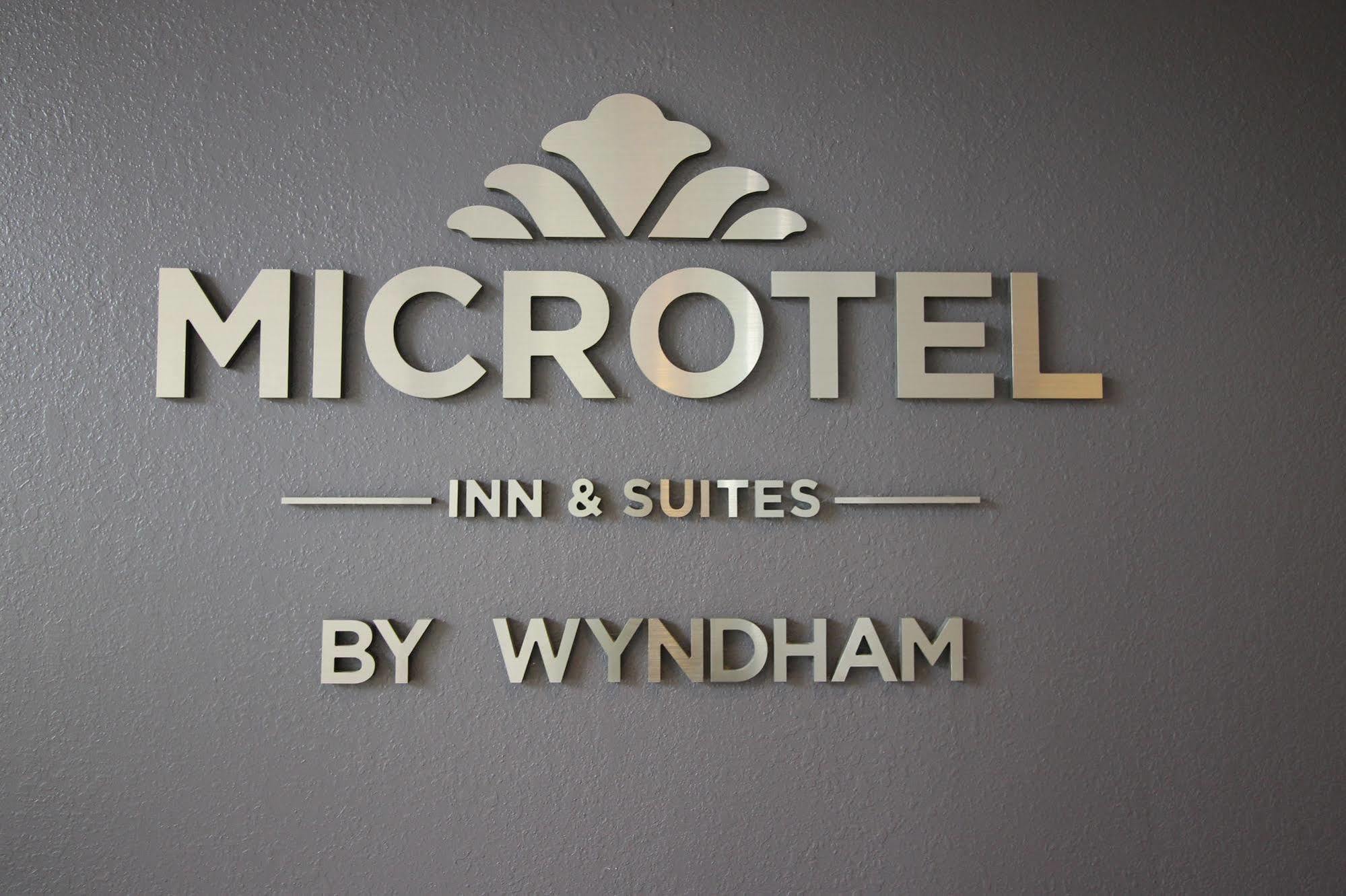 Microtel By Wyndham Victor Εξωτερικό φωτογραφία